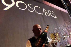 直击奥斯卡颁奖晚宴：12000杯香槟组成的狂欢！