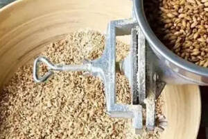 精酿啤酒酿制过程的麦芽粉碎是如何处理的？