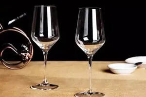 葡萄酒杯对品酒的影响