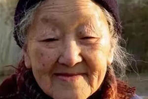她的背景震惊全世界，却贫穷地悄然离世！她才是中国真正的明星