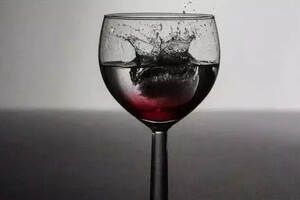 为什么很少人，会在喝红酒时加冰块？