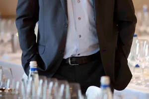 世界最佳酒评家詹姆斯·萨克林为张裕多款葡萄酒打出高分