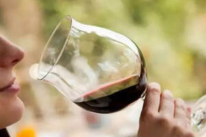 葡萄酒品鉴是葡萄酒行业最基础的技能，葡萄酒品鉴的应用及角色