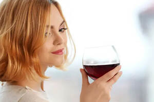 好葡萄酒却不好喝？终于找到原因了，葡萄酒什么时候饮用最佳？