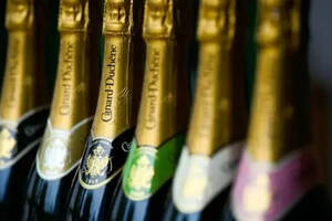 涨姿势：法国十大香槟品牌大排行！