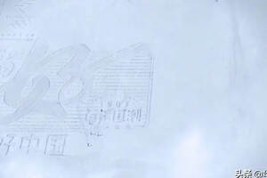 滑雪作画助力北京冬奥，青岛啤酒携手冬奥会冠军杨扬滑出巨型“雪地宣言”