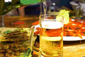 喝了几千年白酒的中国人，为什么仅仅一百多年就被啤酒征服了？