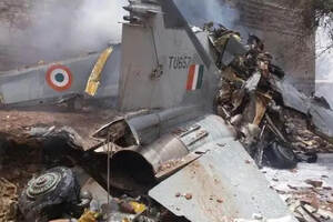 外国间谍入侵？印度士兵50枚炸弹炮轰自己机场，40名同事丧生