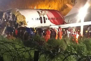 印度客机降落时坠毁，致18人死亡，波音737复飞无望