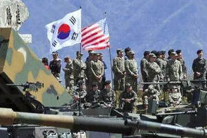 驻韩美军在釜山放烟花，还朝市民扔鞭炮，韩国议员直呼受不了