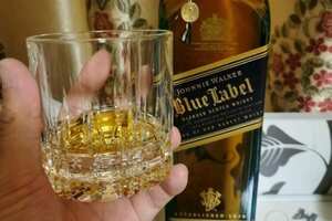 尊尼获加蓝方威士忌为什么贵，38年至六七十年原酒调配够珍稀