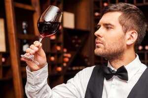 葡萄酒品酒师分几个等级，共4级且高级品酒师3级以上才有含金量