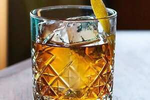 以威士忌为基酒的鸡尾酒配方，最经典的就是古典/曼哈顿/威士忌酸