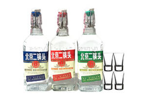42度永丰牌北京二锅头出口型小方瓶三瓶组合200mlx3瓶礼盒装价格多少钱？