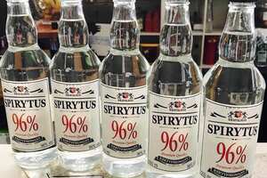 spirytus96是什么酒多少钱，30元的96度生命之水伏特加(切忌纯饮)