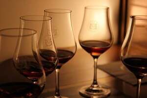 白兰地酒杯的两种类型及其区别