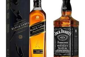 杰克丹尼和黑方哪个好喝，杰克丹尼带油漆味/黑方带烟熏泥煤味