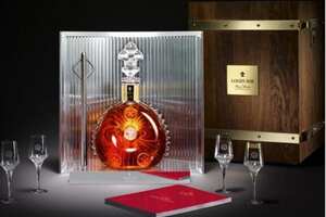 70万一瓶的路易十三，是全球限量首款6公升水晶樽百年顶级干邑