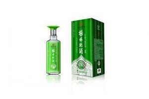 杨林肥酒的酒液为什么是绿色的？