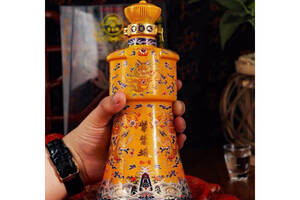 52度紫禁城龙袍经典浓香型白酒500ml多少钱一瓶？
