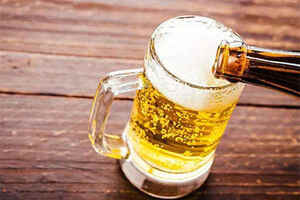 过量喝啤酒使痛风发病增加_啤酒过量会引起痛风病