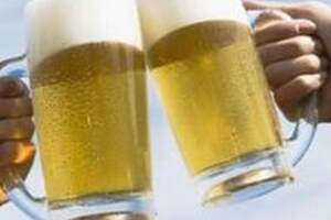 适量饮用啤酒或葡萄酒可强壮骨骼