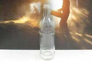 玻璃瓶装盛的品牌酱香酒是真还是假？酱香酒为什么不能用玻璃瓶装