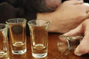 1、喝酒后，若身体出现6个现象，说明你不适合喝酒