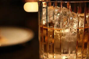酒吧里的“水割威士忌”，是什么意思？