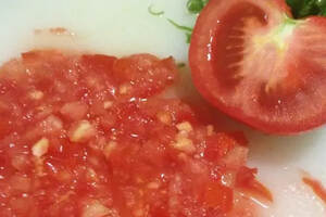西红柿炒蛋吃腻了，不如换种吃法，红黄还可以怎样搭配呢？