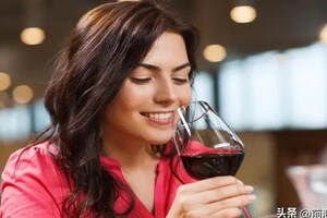 波尔多白葡萄酒的酸度与酒精浓度的研究，白葡萄酒中的酸味物质