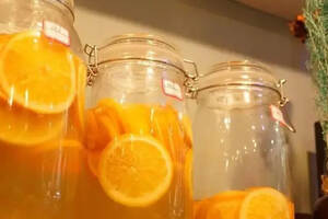自制柠檬橘子酒，好看又好喝，做法还简单