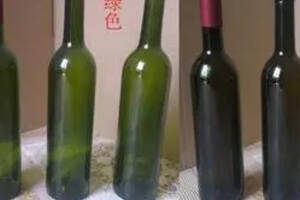红酒瓶，家庭自酿葡萄酒最常用的保存容器，方法介绍及注意事项