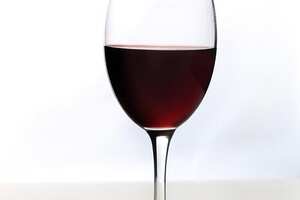 干红葡萄酒和红葡萄酒有什么区别