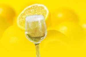 柠檬泡白酒的功效与作用以及柠檬泡白酒的做法