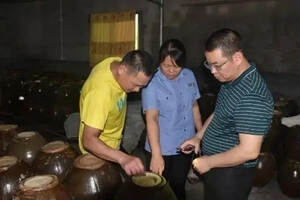 云南省市监局开展“白酒小作坊”专项监督抽检