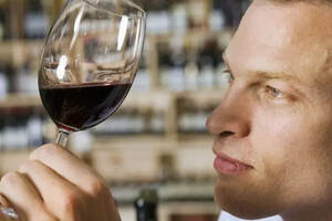 大头品酒：品尝一瓶好的葡萄酒需要哪些步骤！