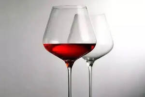 白酒知识|如何选择合适的红酒杯？