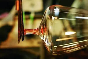 红酒侍酒，盘点全球最知名专业酒杯品牌