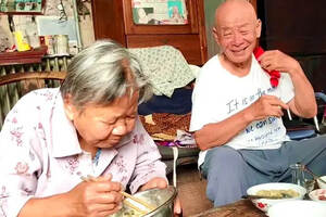 河南60岁退休司机，15年坚持每天喝2两白酒，后来身体变啥样了？