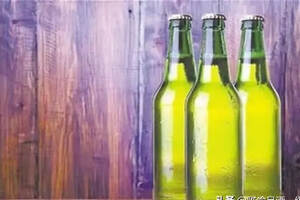 为什么啤酒瓶大多是绿色的，不能做成透明的吗？