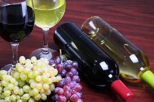 变质葡萄酒图片