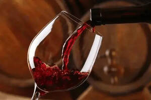 单宁的多少是如何影响葡萄酒口感的？