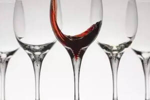 美国公司设计出能收集葡萄酒中沉淀物的酒杯