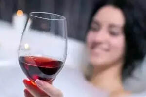 最新研究：饮酒能促使人的快乐指数上升