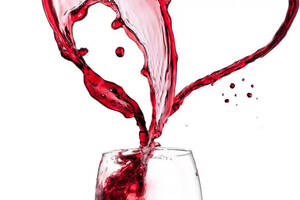 究竟是爱情考验葡萄酒的耐心，还是葡萄酒在时间里战胜爱情长度？