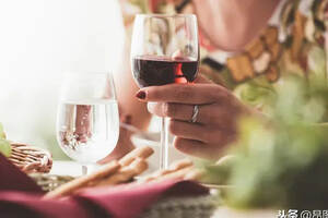 葡萄酒界权威点评家，如何用分数葡萄酒品质？