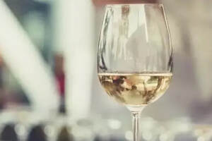 寒冷的冬天，应如何保存葡萄酒？