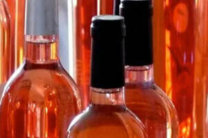 法国查获上千万瓶西班牙冒牌桃红酒大案，买红酒的你可要小心了！