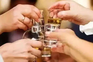 不同地区的“开席酒”有不同的喝法，你的家乡喝几杯？